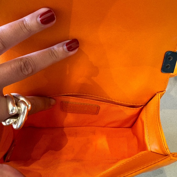 Chanel Boy Flap Bag Quilted Lambskin Old in orange - Picture 12 of 15